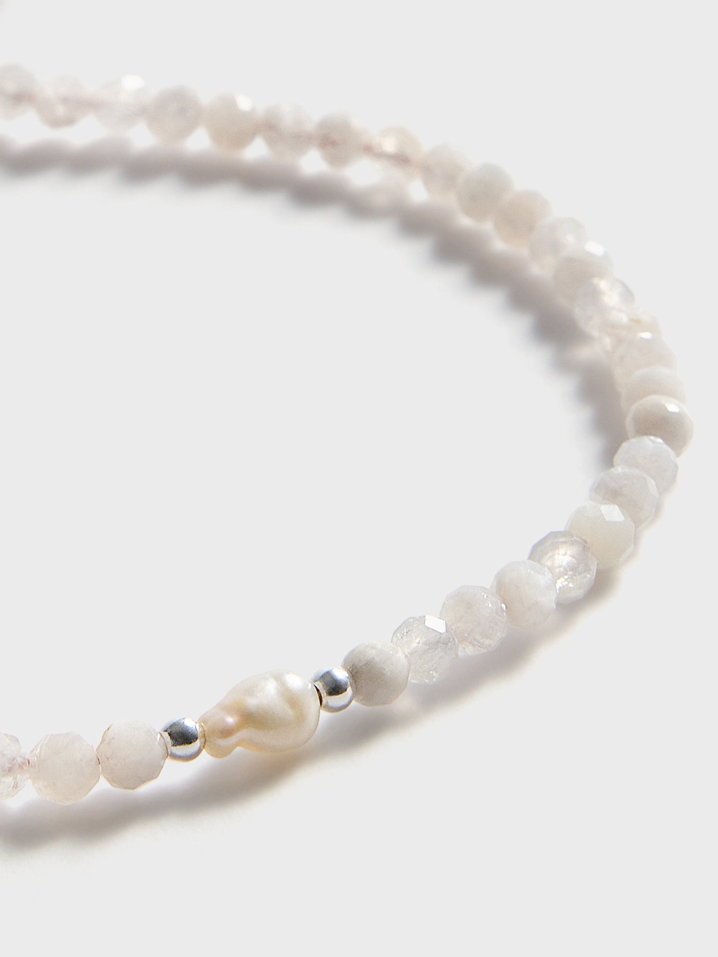 Armband aus Mondstein und Perle