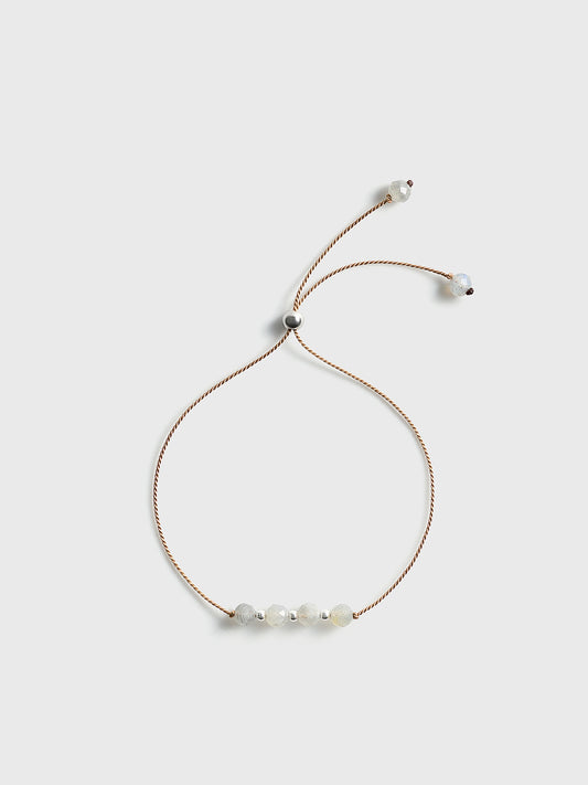 Armband aus Labradorit auf Seidenfaden